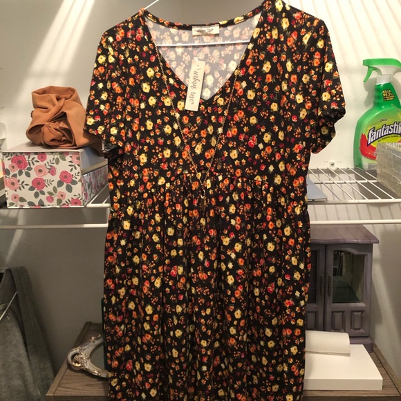☀️CASUAL FLORAL THEMED DRESS WITH NECKLACE ATTACH - Picture 1 of 1